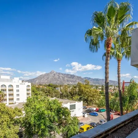 Puerto Banus Beachfront Private Pool Apartment *