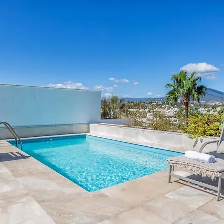 Puerto Banus Beachfront Private Pool Apartment *